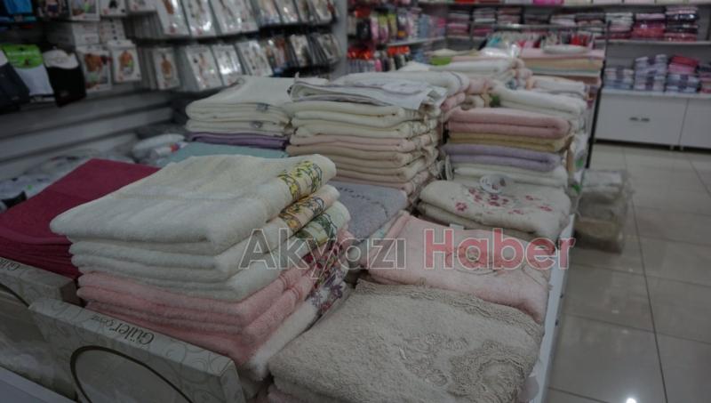 Akyazı’nın En Büyük İç Giyim Mağazası Ren Ga Renk