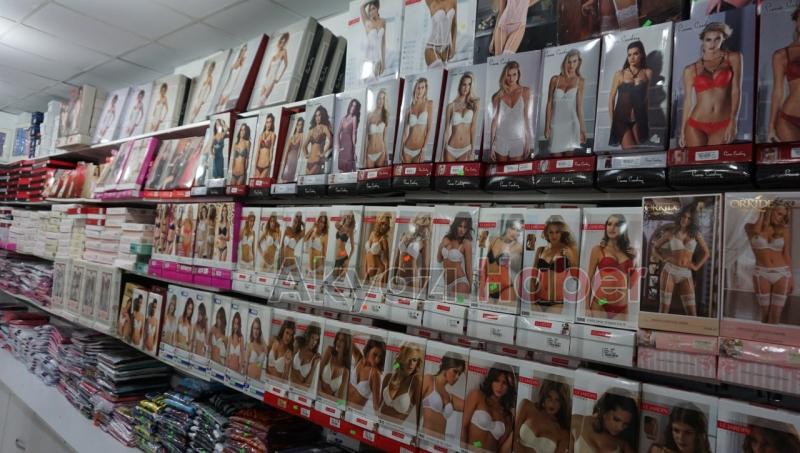 Akyazı’nın En Büyük İç Giyim Mağazası Ren Ga Renk