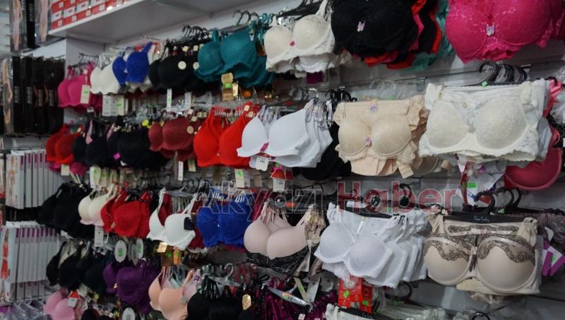 Akyazı’nın En Büyük İç Giyim Mağazası Ren Ga Renk