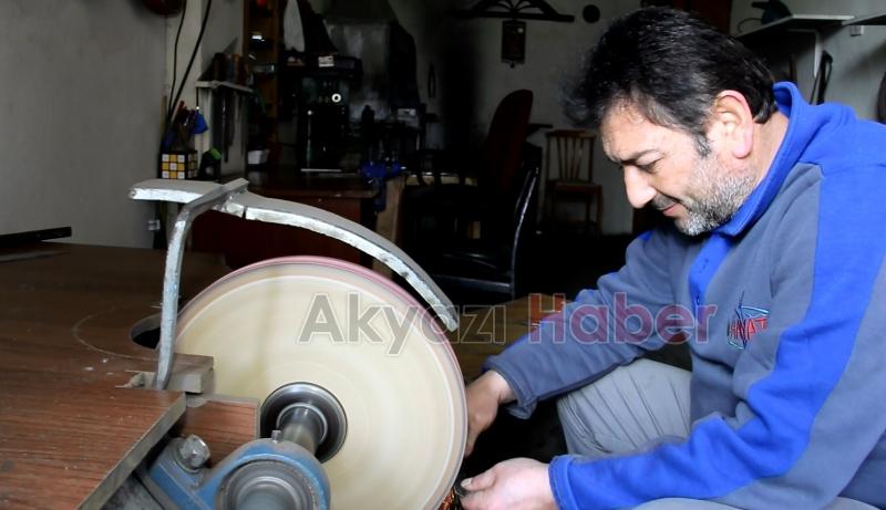 Akyazının tek kadın bıçak ustasının hikayesi