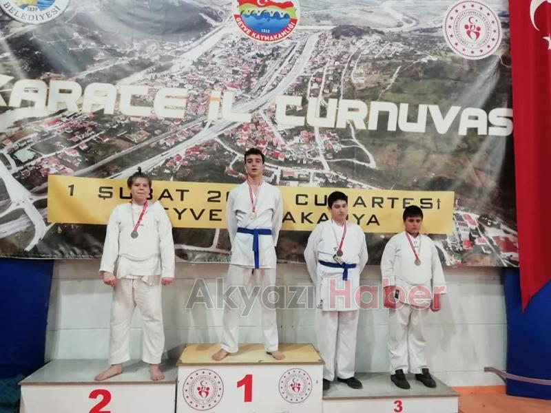 AKYAZIYA 12 ALTIN 1 GÜMÜŞ ve 10 BRONZ MADALYA