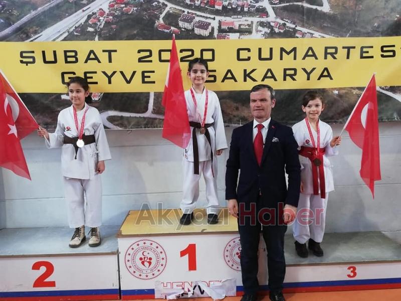 AKYAZIYA 12 ALTIN 1 GÜMÜŞ ve 10 BRONZ MADALYA