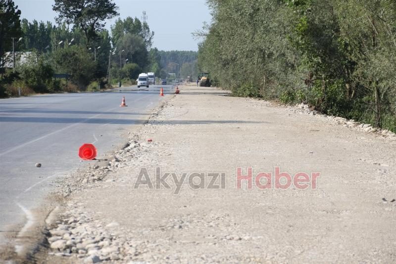 AKYAZIYA GİRİŞ VE ÇIKIŞ YOLLARI GENİŞLİYOR