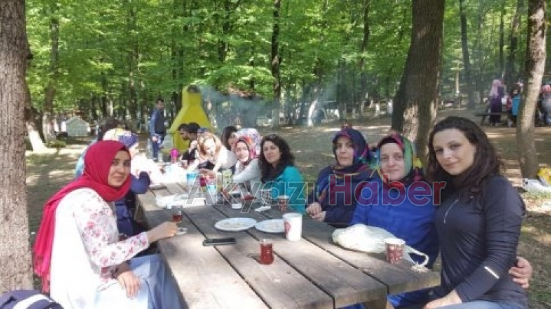 Alaağaç İlk ve Ortaokulu Öğretmenleri Piknik Yaptı