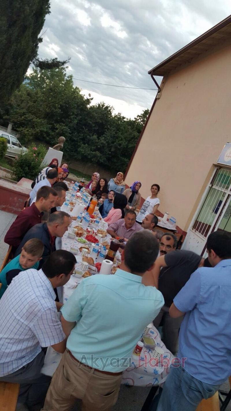 Alaağaç Ortaokulu İftar Programı Düzenledi
