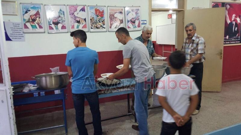 Alaağaç Ortaokulu İftar Programı Düzenledi