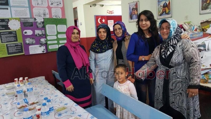 Alaağaç Ortaokulu İftar Programı Düzenledi