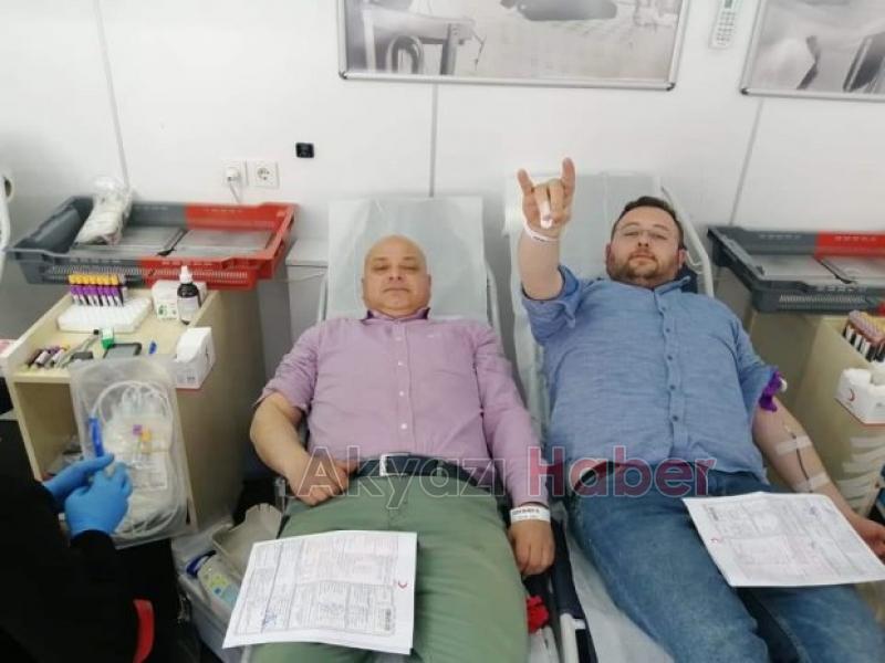 ALi DERTLi  ve YÖNETiM KURULU ÜYELERi KAN BAĞIŞINDA BULUNDU