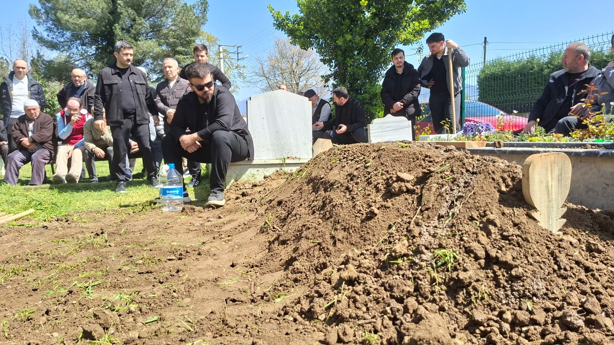 Ali Hikmet Yıldırım defnedildi