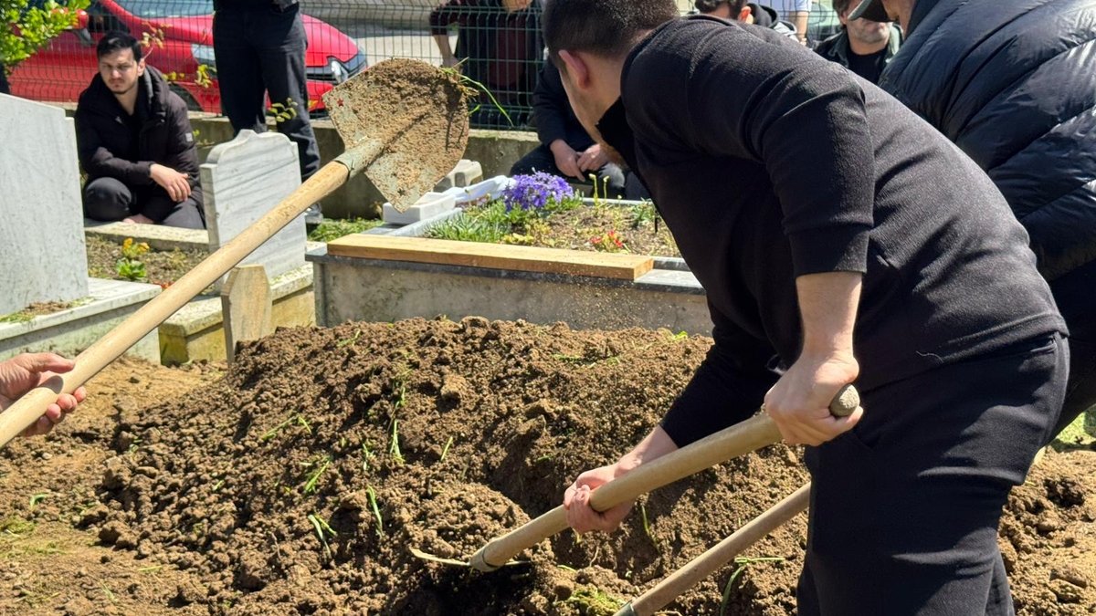 Ali Hikmet Yıldırım defnedildi