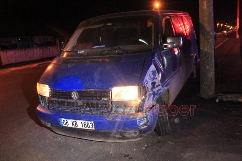 Alkollü Sürücü Direğe Çarparak Durabildi