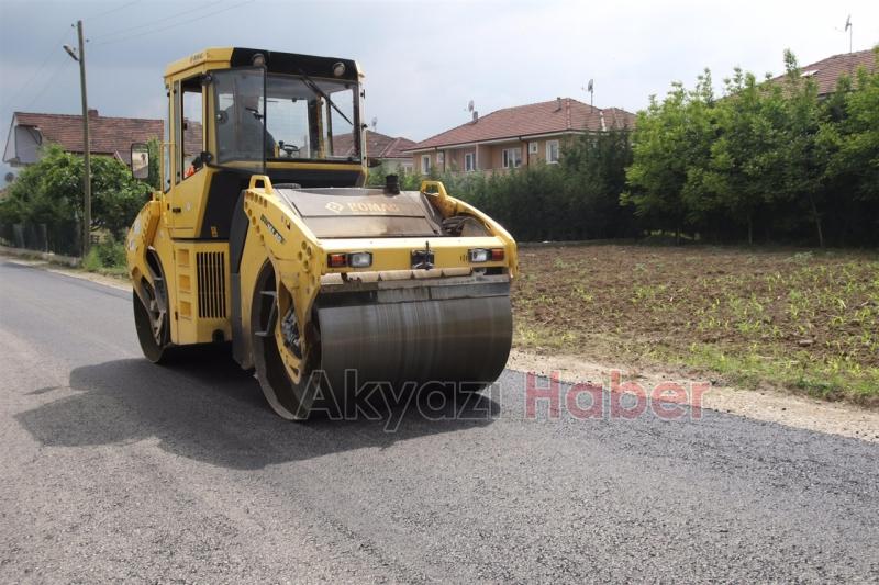 ALT YAPISI TAMAMLANAN YOLLARDA SICAK ASFALT SERİM ÇALIŞMASI BAŞLADI