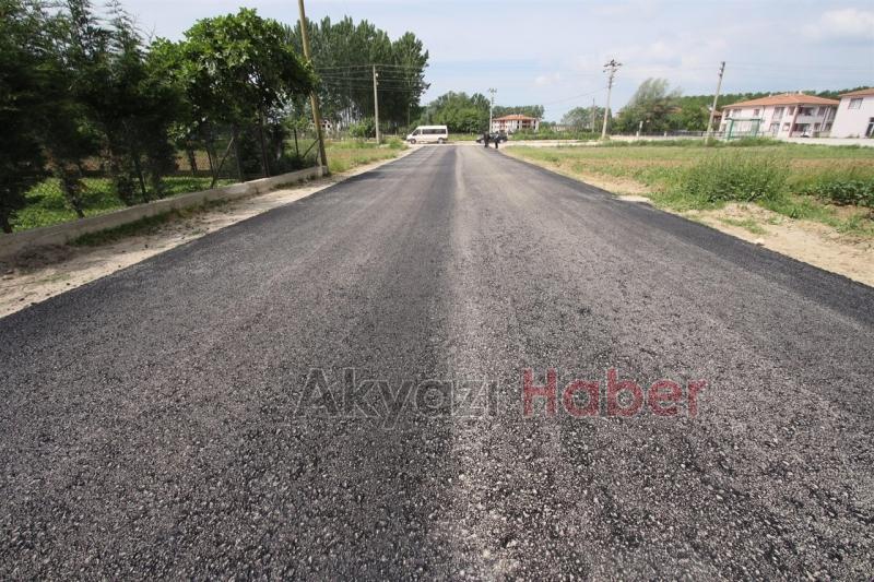 ALT YAPISI TAMAMLANAN YOLLARDA SICAK ASFALT SERİM ÇALIŞMASI BAŞLADI