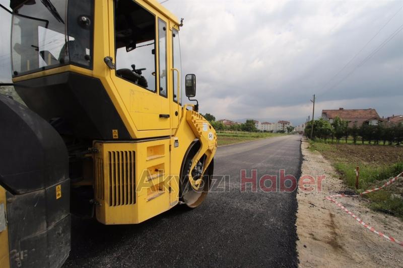 ALT YAPISI TAMAMLANAN YOLLARDA SICAK ASFALT SERİM ÇALIŞMASI BAŞLADI