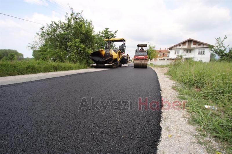 ALT YAPISI TAMAMLANAN YOLLARDA SICAK ASFALT SERİM ÇALIŞMASI BAŞLADI