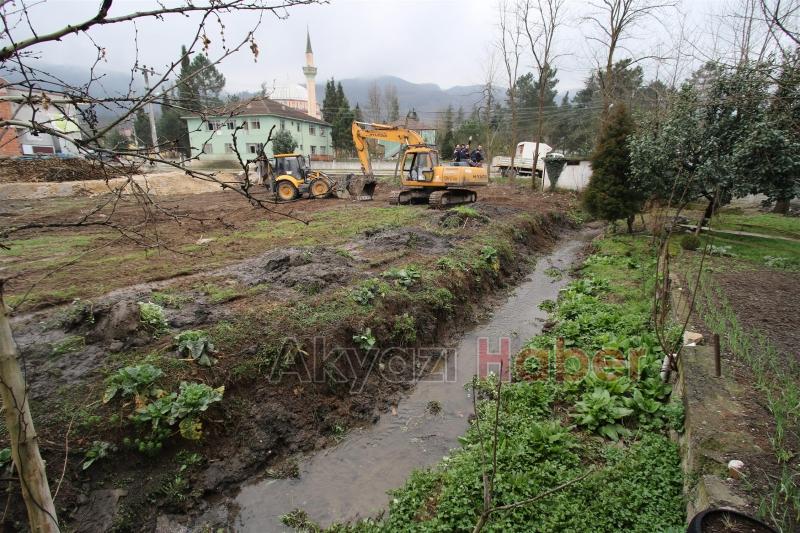 ALTINDERE MAHALLESİNDE KANAL SULARI KONTROL ALTINDA