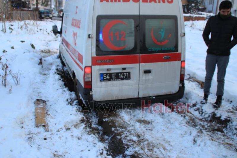  Ambulans Kar a Saplandı