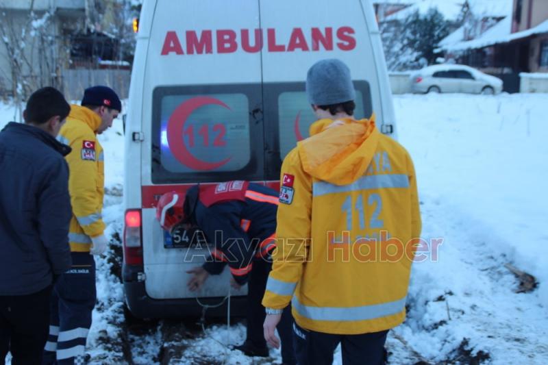 Ambulans Kar a Saplandı