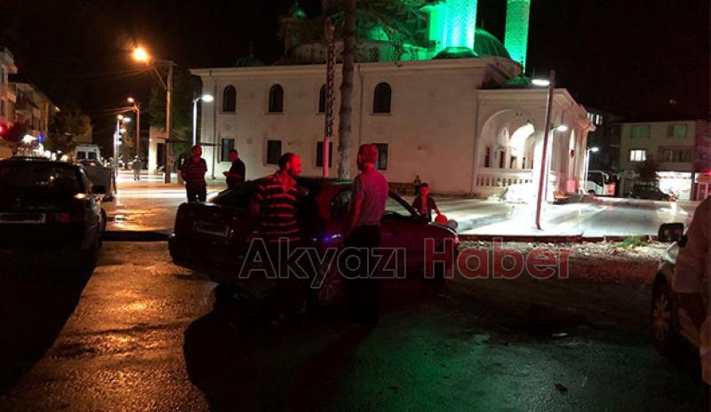 Ambulansla Otomobil Çarpıştı 