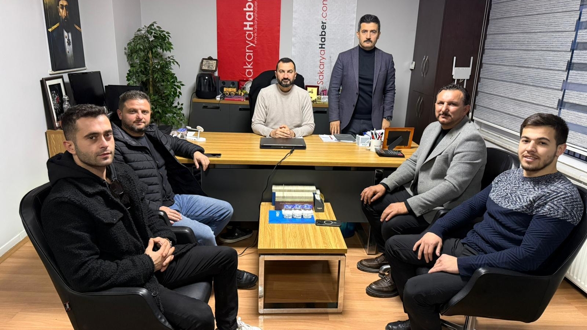 Anahtar Parti yönetimi Akyazı Haber'i ziyaret etti