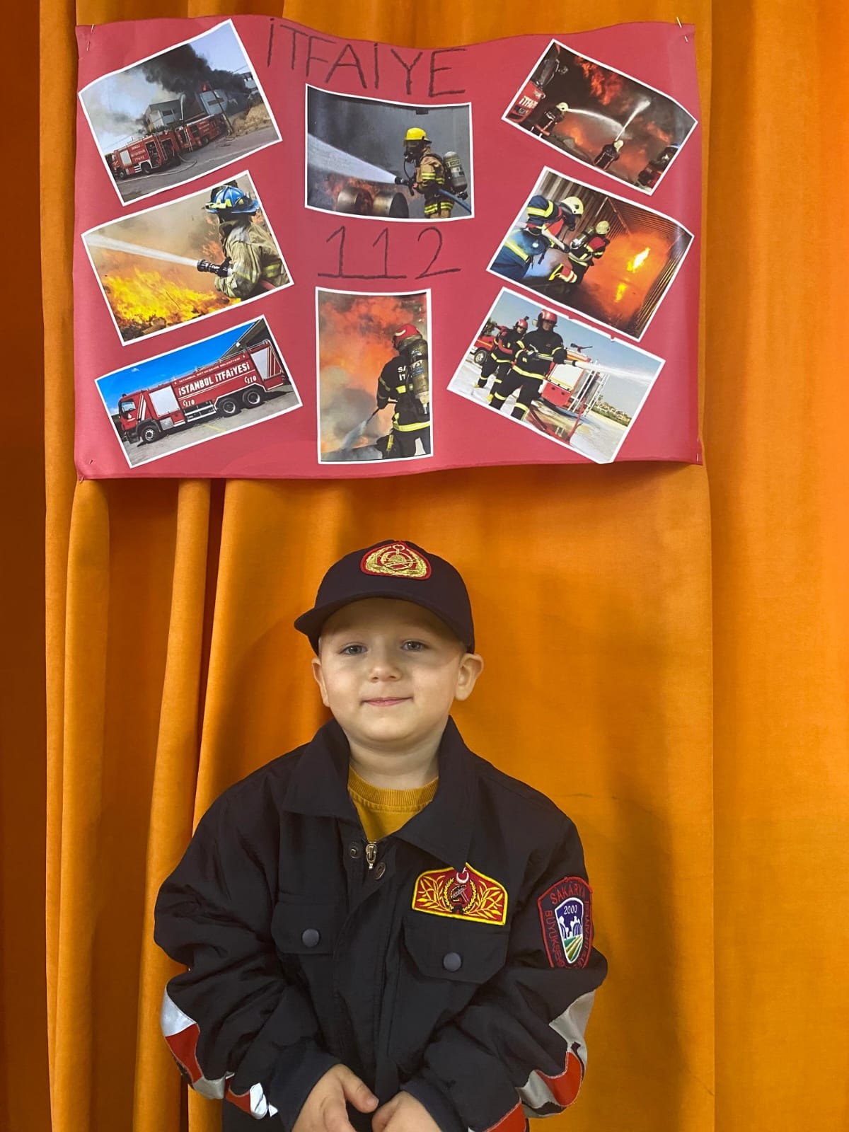 Anaokulu öğrencileri itfaiyeciliği tanıdı