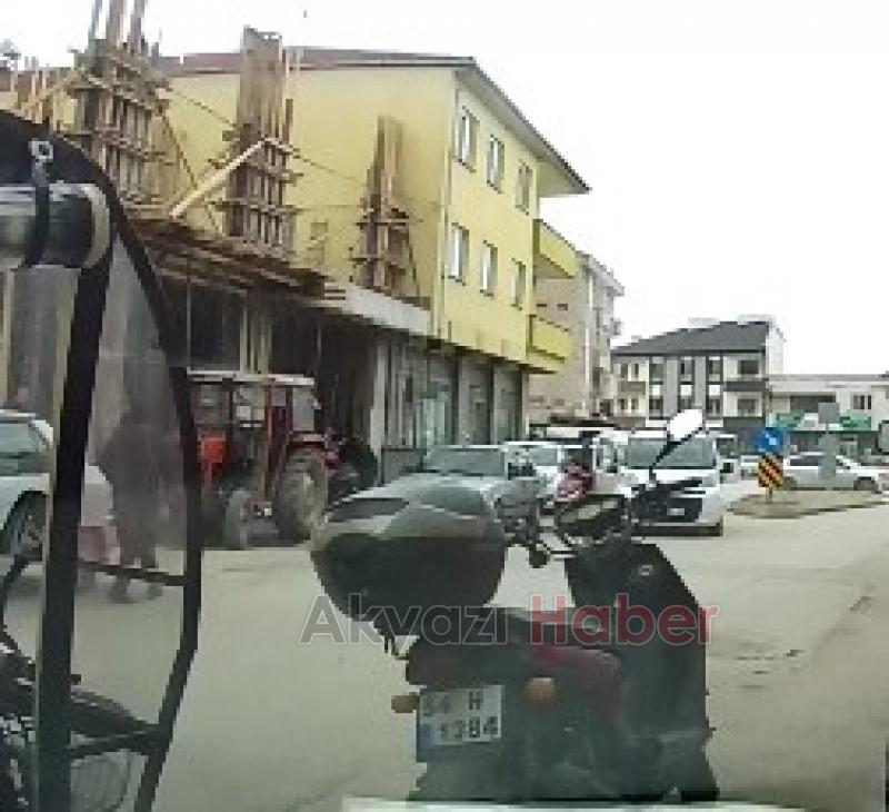 Aniden Açılan Araç Kapısı Yaralanmasına Sebep Oldu 