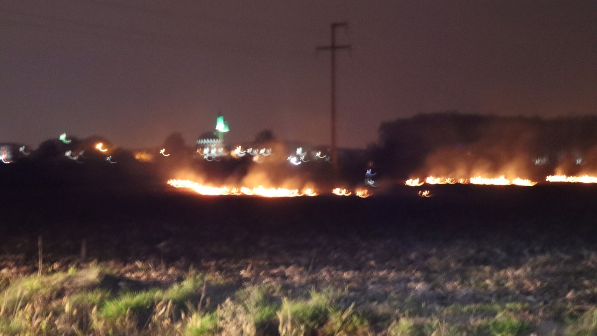 Anız yangınına itfaiye müdahale etti