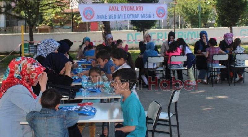 ANNE BENİMLE OYNARMISIN