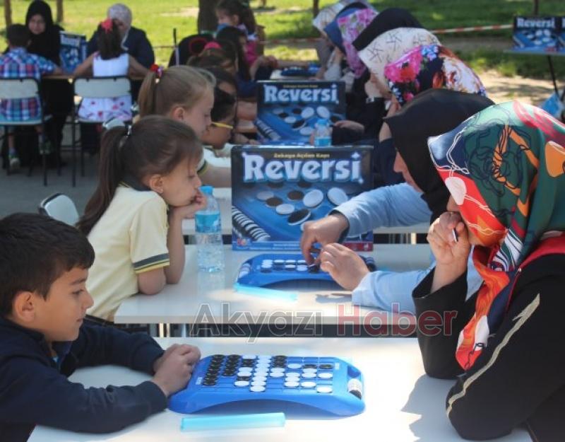 ANNE BENİMLE OYNARMISIN