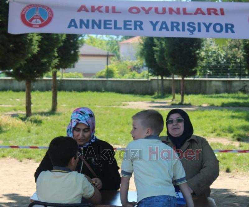 ANNELER YARIŞIYOR
