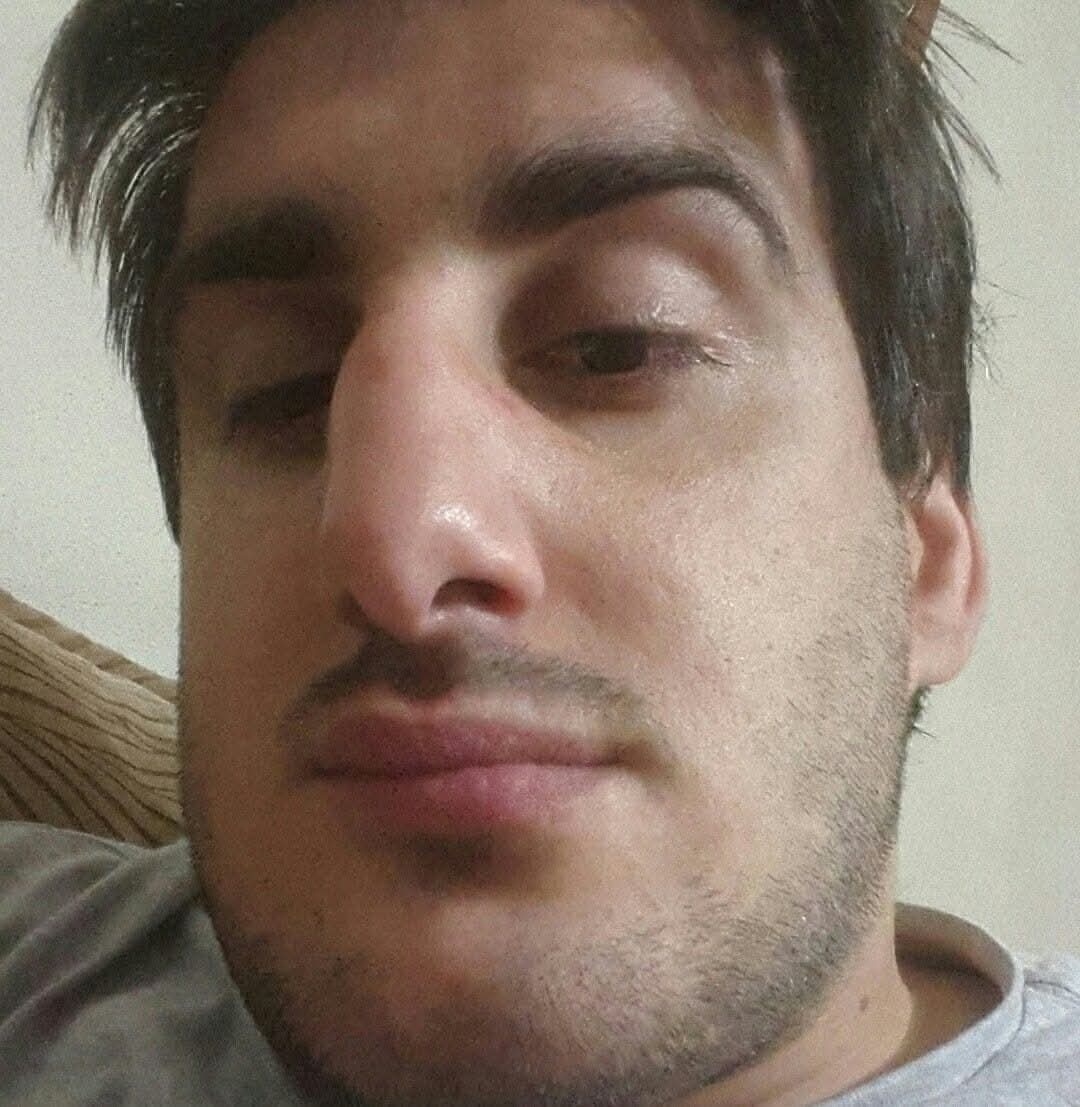 Annesinin yatağında ölü bulduğu gence acı veda