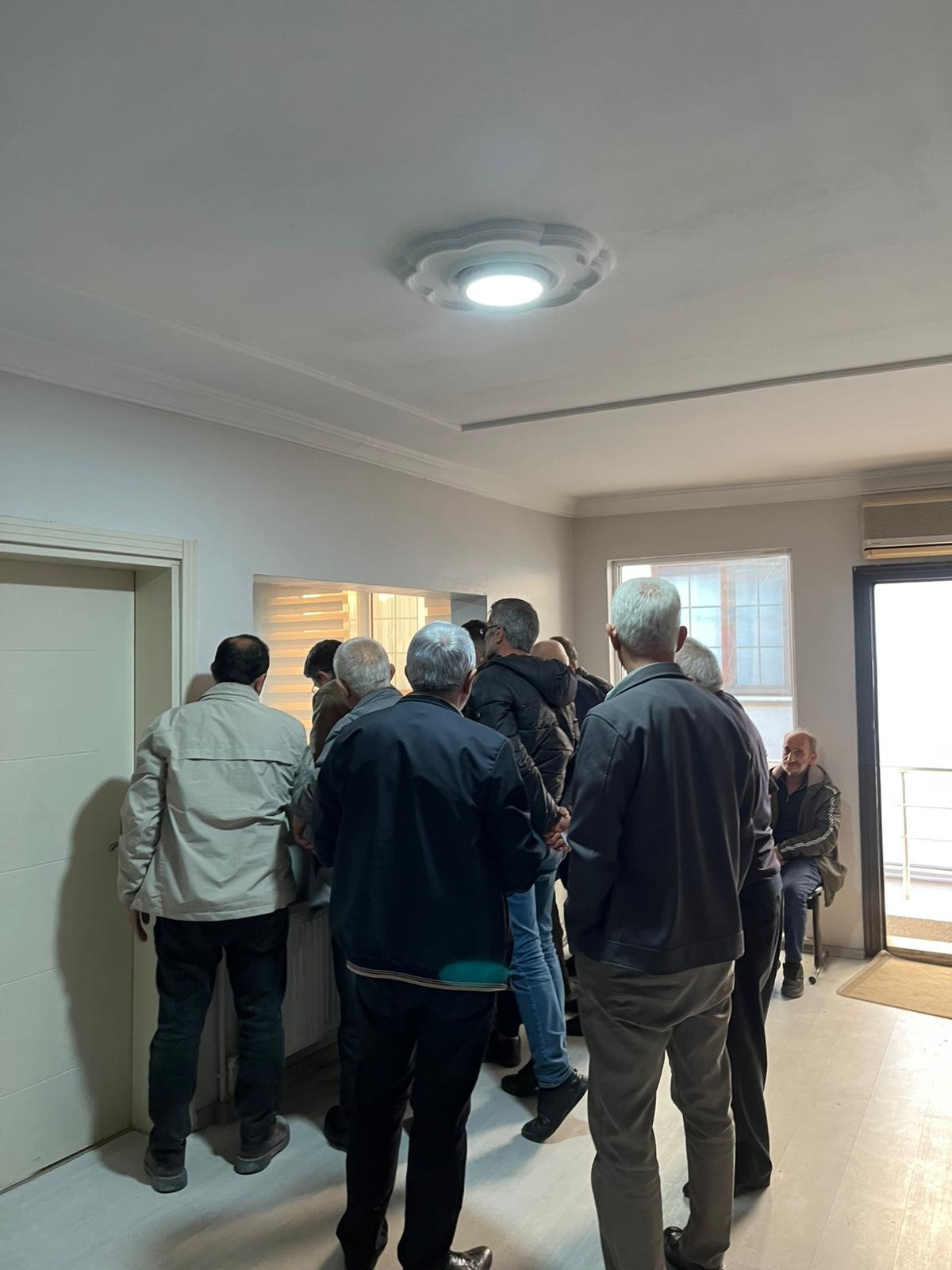 APP plaka yoğunluğu, Akyazı'da odada plaka kalmadı