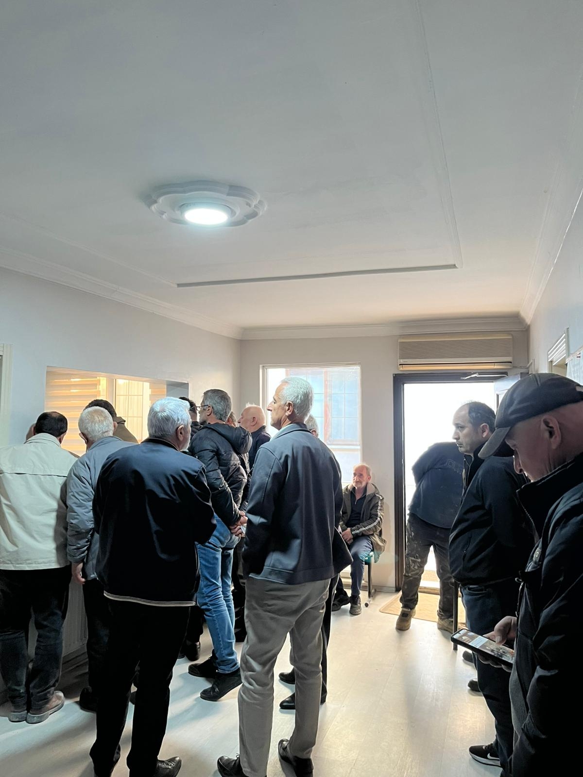 APP plaka yoğunluğu, Akyazı'da odada plaka kalmadı