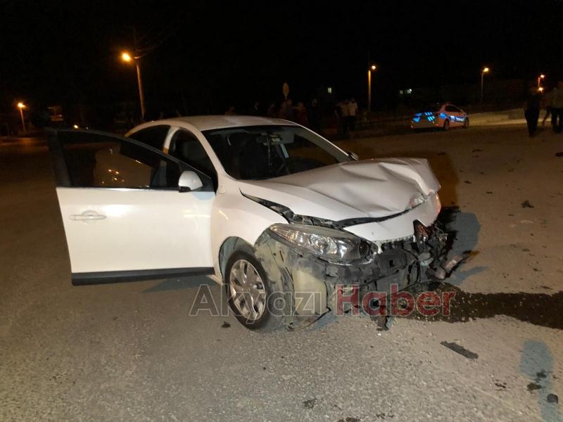 Araç içinde Sıkışan Sürücü İtfaiye Tarafından Kurtarıldı