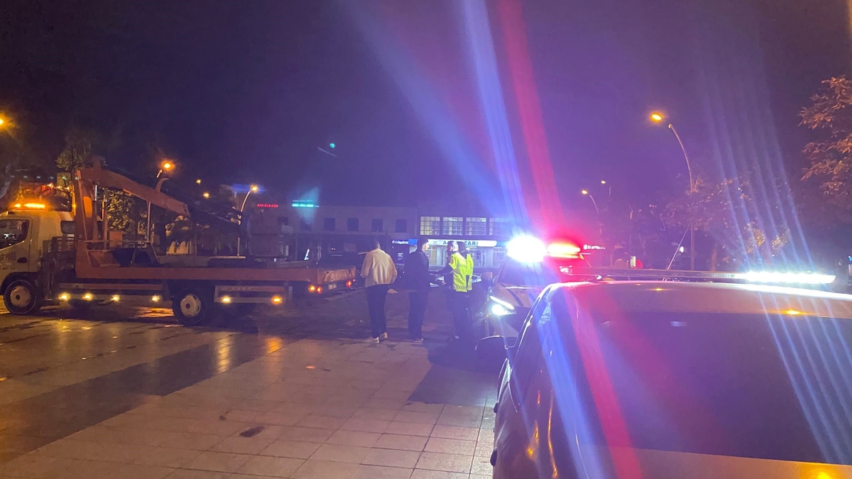 Araçla süs havuzuna girdi, navigasyonu suçladı