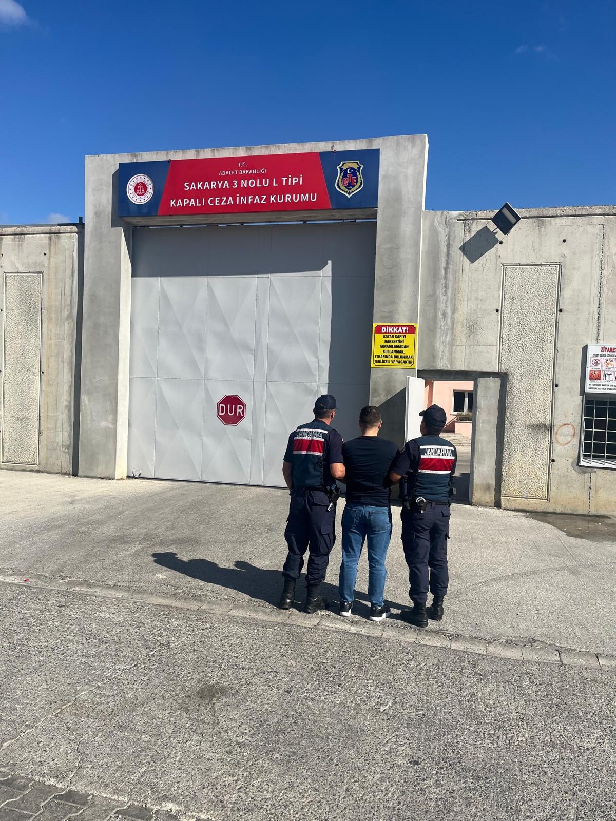 Aranan suçlulara operasyon
