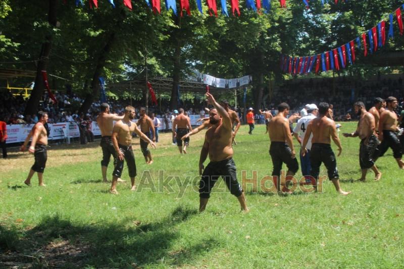  Armağan Furuncu En İyi Peşrev Çeken Güreşçi Oldu