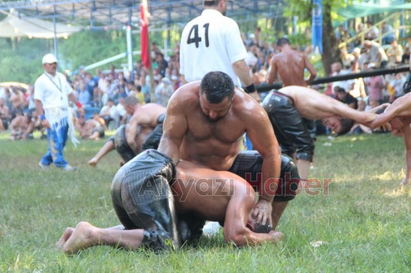  Armağan Furuncu En İyi Peşrev Çeken Güreşçi Oldu