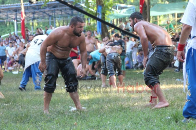  Armağan Furuncu En İyi Peşrev Çeken Güreşçi Oldu