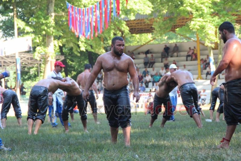  Armağan Furuncu En İyi Peşrev Çeken Güreşçi Oldu