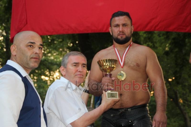  Armağan Furuncu En İyi Peşrev Çeken Güreşçi Oldu