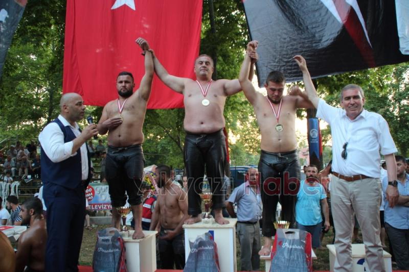  Armağan Furuncu En İyi Peşrev Çeken Güreşçi Oldu