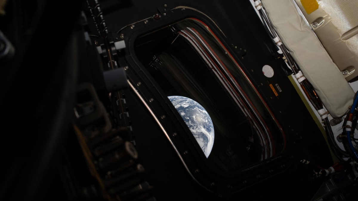 Artemis II'nin ay çevresindeki yolculuğunu canlı izleyin