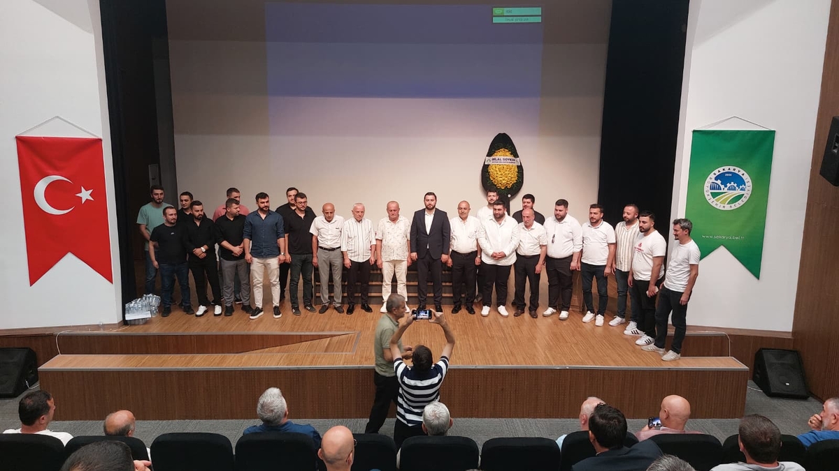 As Akyazıspor'da Şamil Türkan güven tazeledi