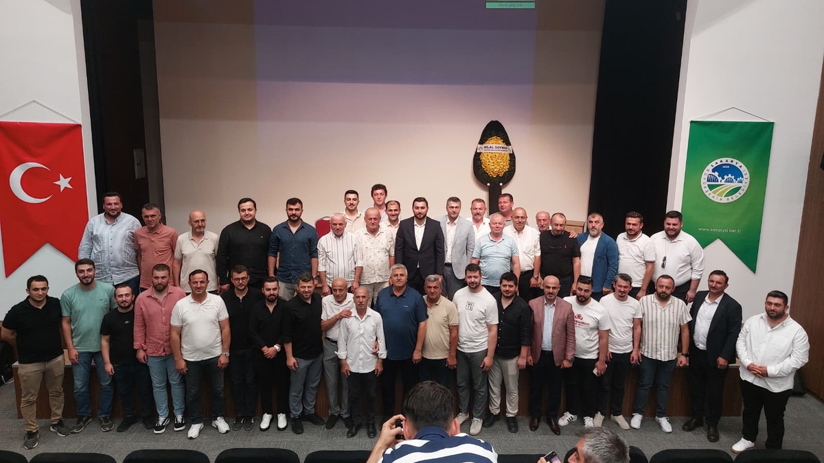 As Akyazıspor'da Şamil Türkan güven tazeledi