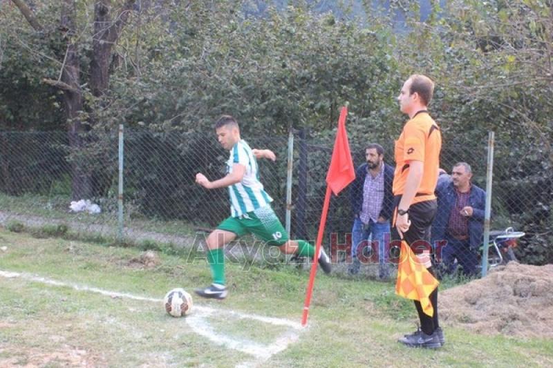 AS Akyazıspor Lige iyi başladı
