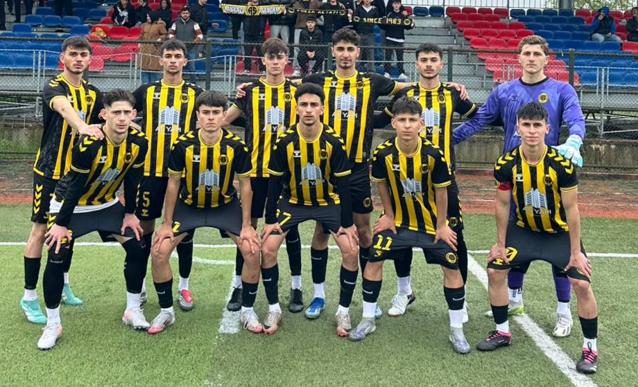 As Akyazıspor yarı finalde