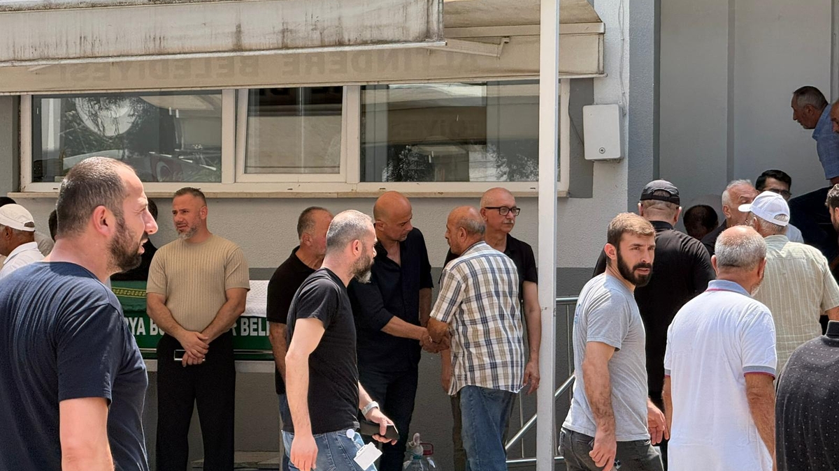 Asansör kazasında hayatını kaybeden Gençağa Koç toprağa verildi