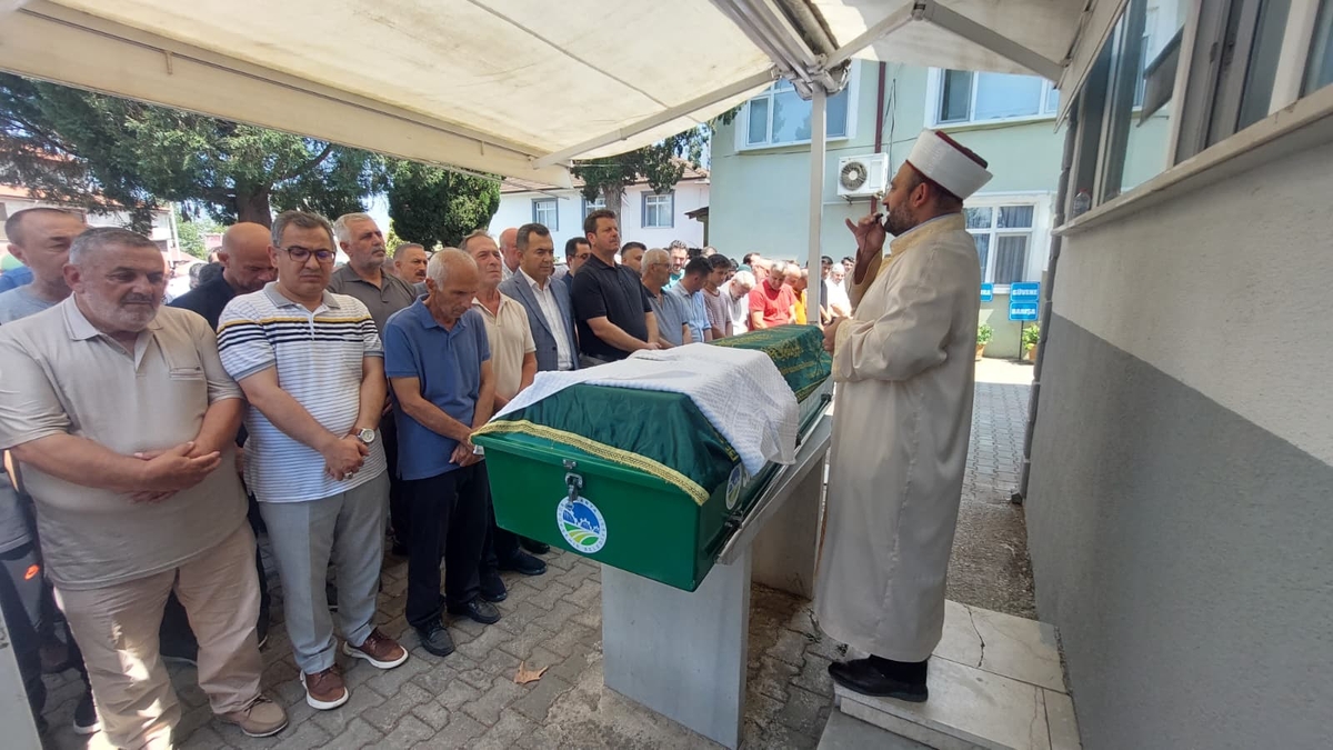 Asansör kazasında hayatını kaybeden Gençağa Koç toprağa verildi