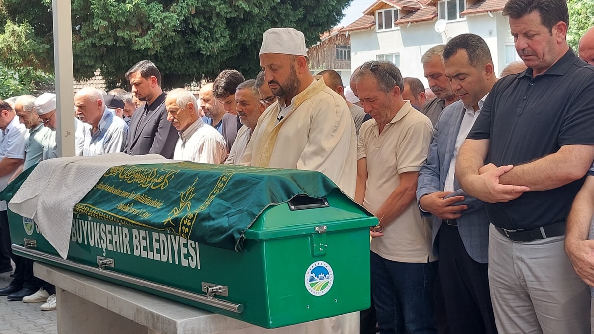 Asansör kazasında hayatını kaybeden Gençağa Koç toprağa verildi